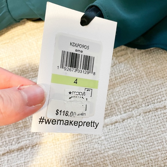 Emerald Asymmetrical V Neck Party Dress - Picture 4 of 6